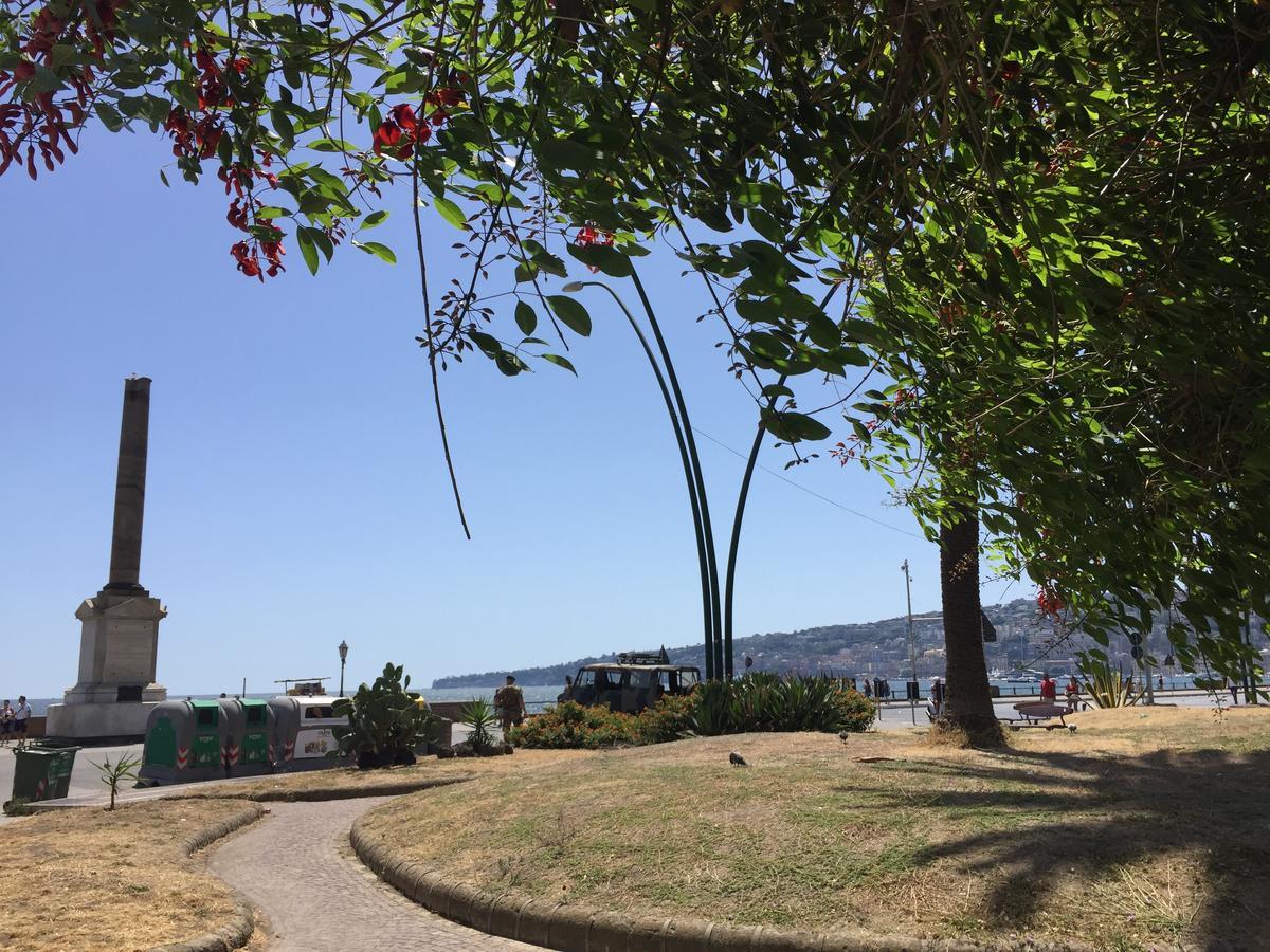 但丁和比阿特丽斯住宿加早餐旅馆 那不勒斯 外观 照片